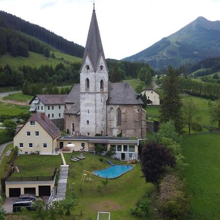 Pool, Pokale, Sauna, Billard, Kirche U. Viel Natur Vordernberg Dış mekan fotoğraf